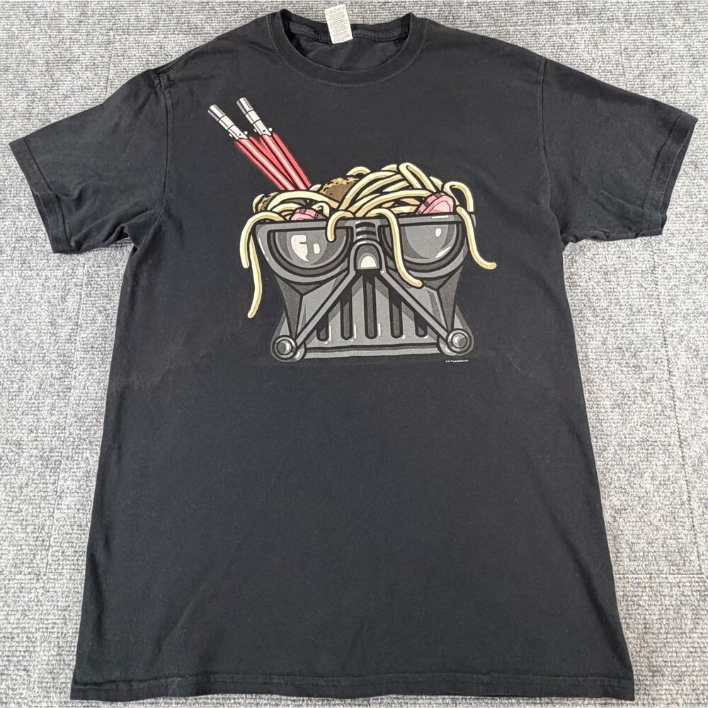 Star Wars Darth Vader Ramen Noodle Graphic T-Shirt Mens Medium Black Lightsaber